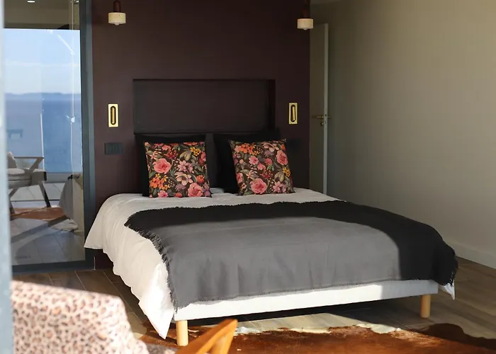 Retine Ajaccio (Corsica)